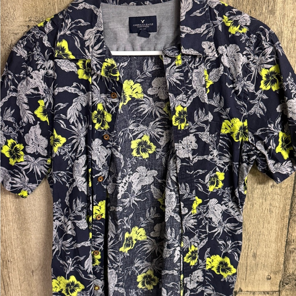 American Eagle Outfitters Men's Navy and Lime Green Floral Shirt